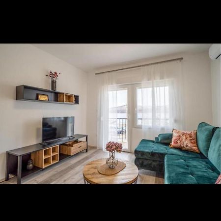 Apartman Jan Карлобаг Екстериор снимка
